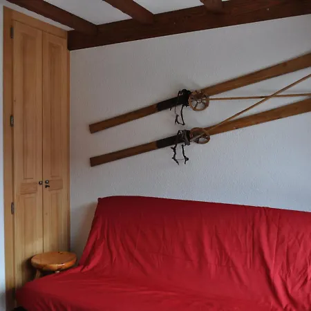 Pres Des Pistes Avec Balcon Et Parking - Fr-1-693-75 דירה *