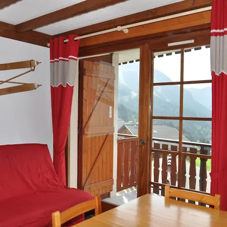 Pres Des Pistes Avec Balcon Et Parking - Fr-1-693-75 Châtel